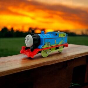 Thomas & Friends Trackmaster Glow In The Dark Motorized Train Engine Tested